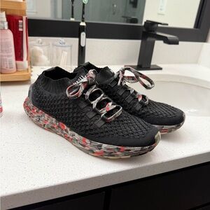 NOBULL 8.5 Black and Red Athletic Shoes